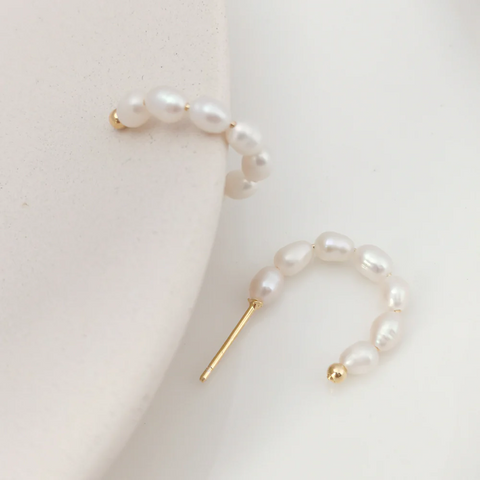 Elara Pearl Earrings