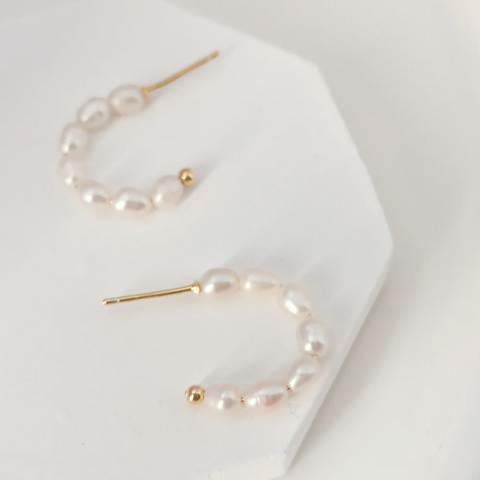 Elara Pearl Earrings