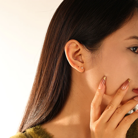 Aella Pearl Studs