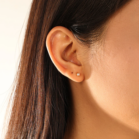 Aella Pearl Studs
