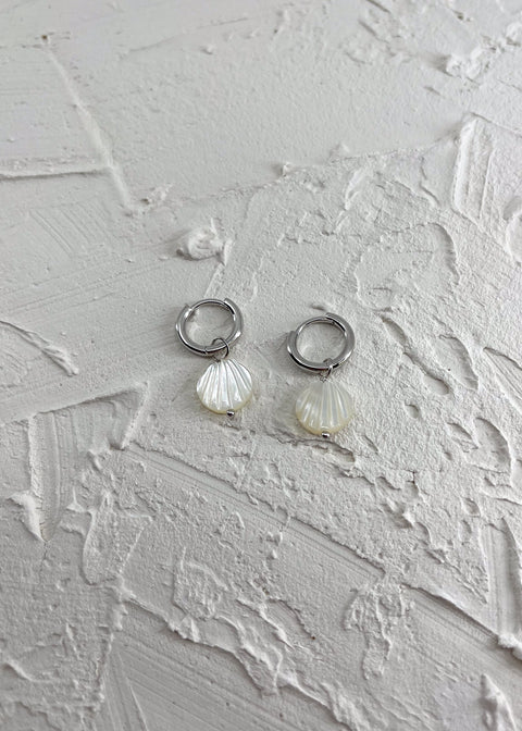 Lumière Shell Earrings