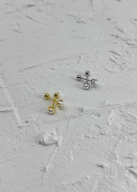Aella Pearl Studs